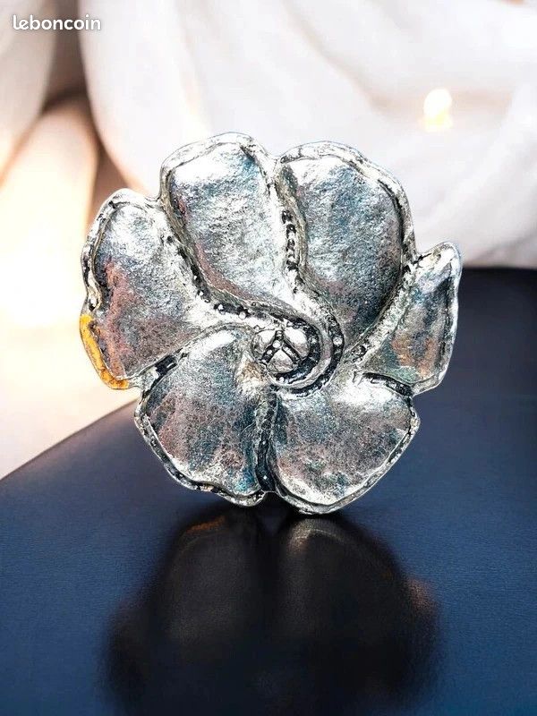 Broche Vintage Signée Amandine Dieppe - Occasion, Patinée Par Endroits, Bijou Ancien