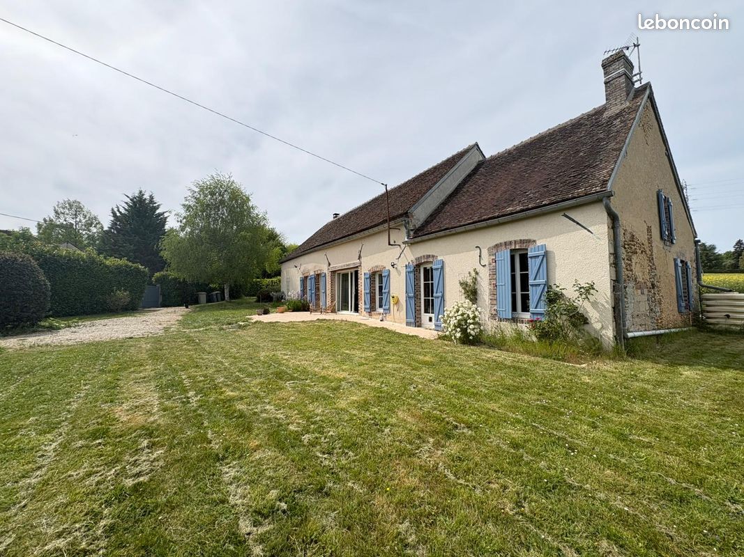 Maison 5 pièces 164 m² · à Chaumot · 164 m² · 240 000 €