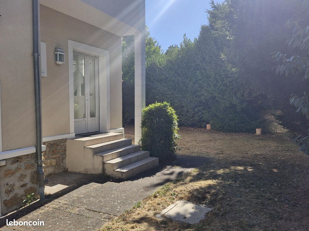 Maison 7 pièces 170 m² · à Saint-Maur-des-Fossés · 170 m² · 1 050 000 €