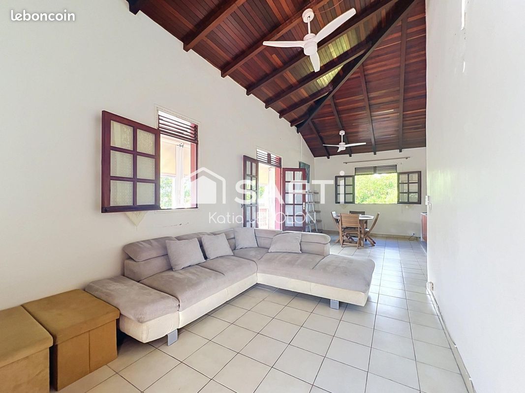 Appartement 4 pièces 100 m² · à Sainte-Rose · 100 m² · 1 300 €