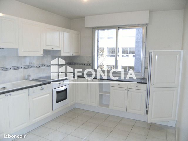 Appartement 3 pièces 87 m² · à Blois · 87 m² · 864 €