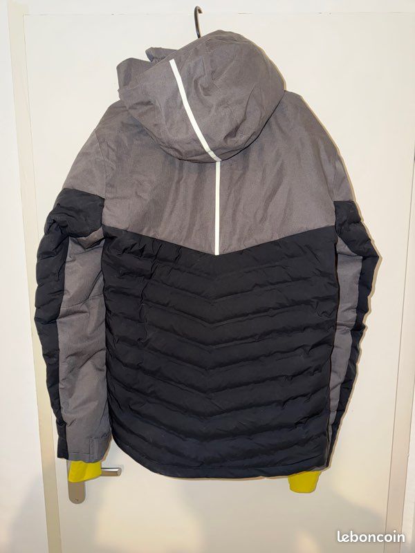 Promo Veste De Ski Chaude Homme 500 Wedze chez Decathlon