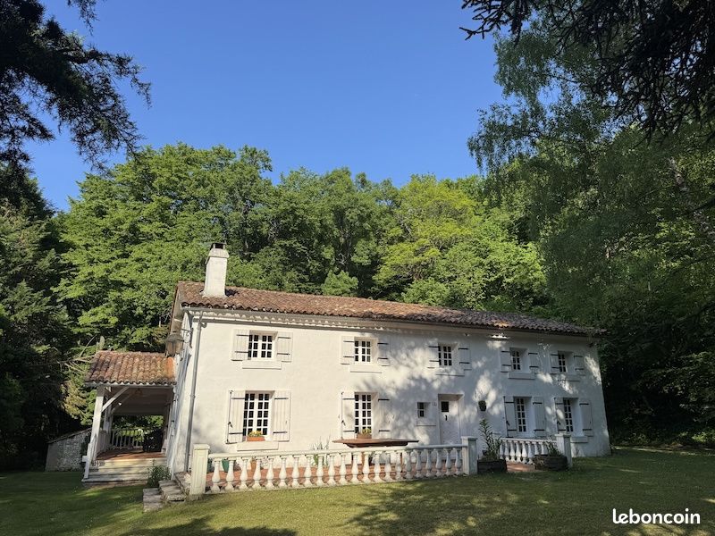 Maison 7 pièces 210 m² · à Rioux-Martin · 210 m² · 264 600 €