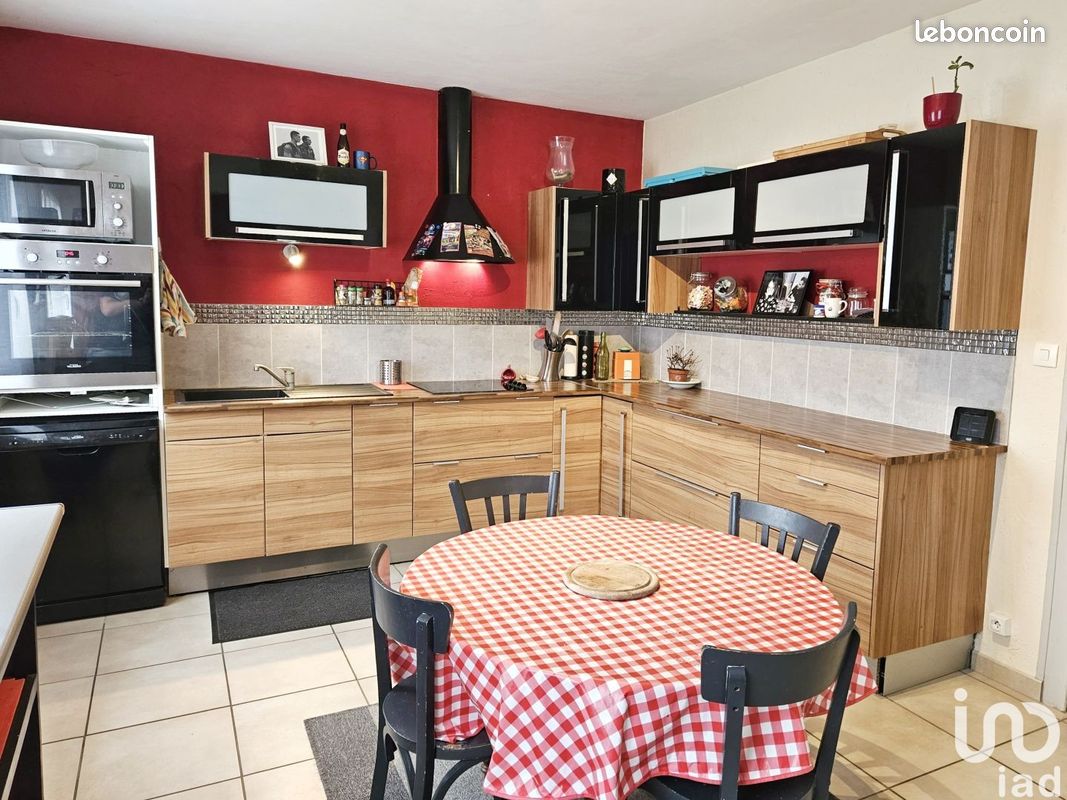 Maison 5 pièces 100 m² - Rivières 16110 (image principale 4)