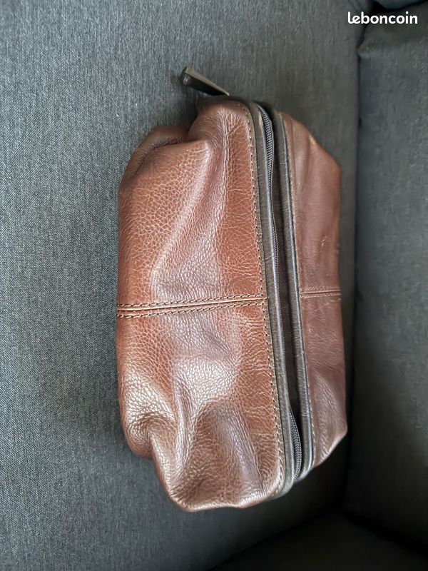 Fossil trousse de toilette de voyage comme neuve - Bordeaux (bassin à flots) (image 2)