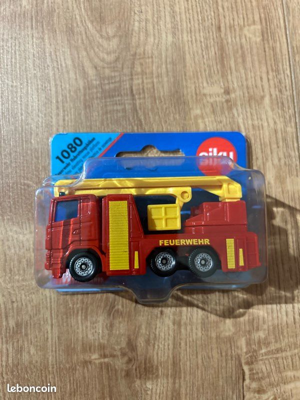 Acheter Grand alliage pour enfants 1:Modèle métallique coulissant à eau pour camion de pompiers à 50 échelles