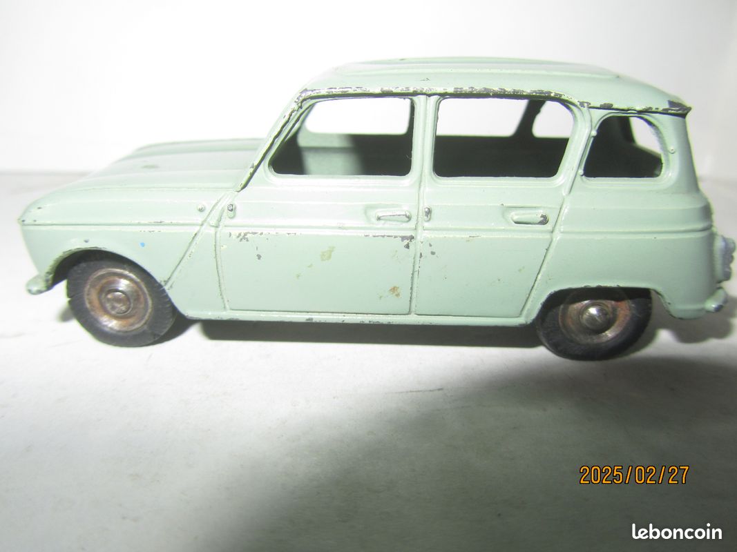 Dinky Toys France - ref. 100 - Renault R 4L Junior - 1/43 métal ancien