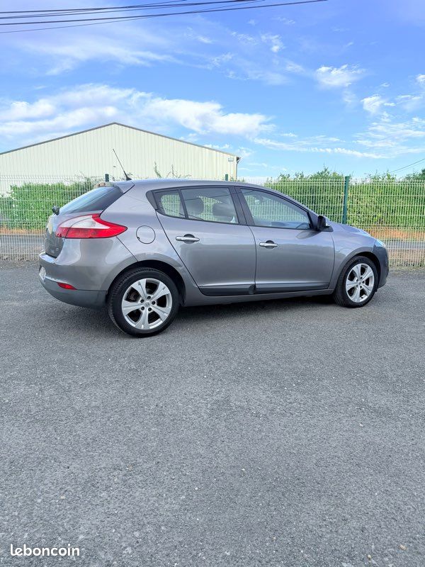 Mégane 3 1.5 DCI 110 Dynamique (image 4)