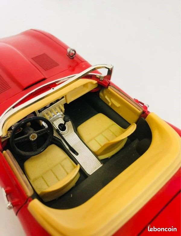 Bburago Jaguar Type E Cabriolet 1961 Rouge – 1/18 – Miniature Collection (image 7)