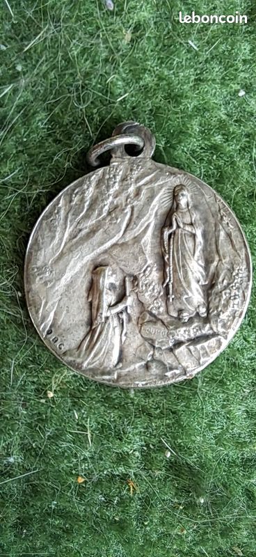 Médaille Religieuse Ancienne Notre-Dame De Lourdes – Métal Argenté