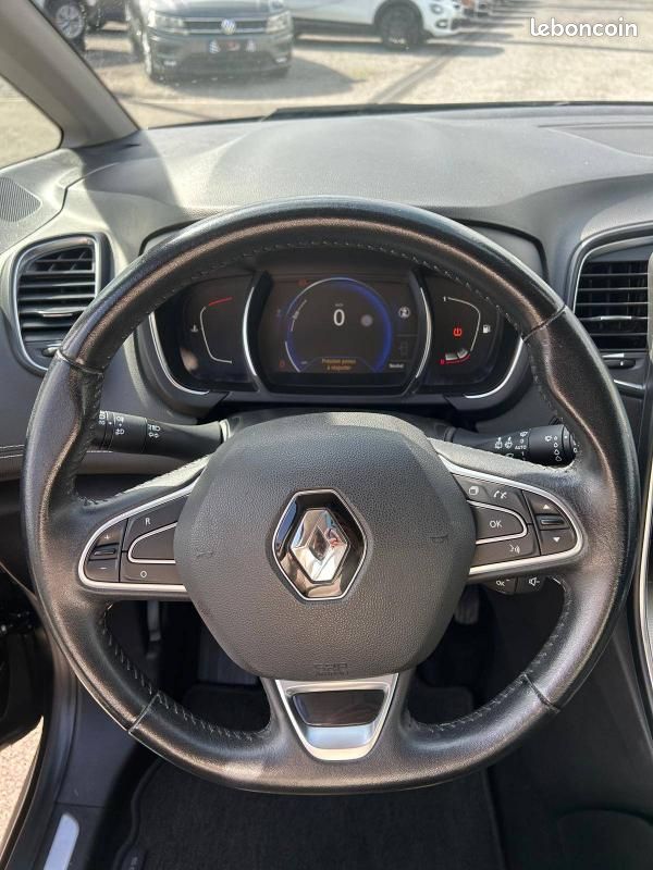 Renault Scénic IV BUSINESS dCi 110 Energy (image 20)