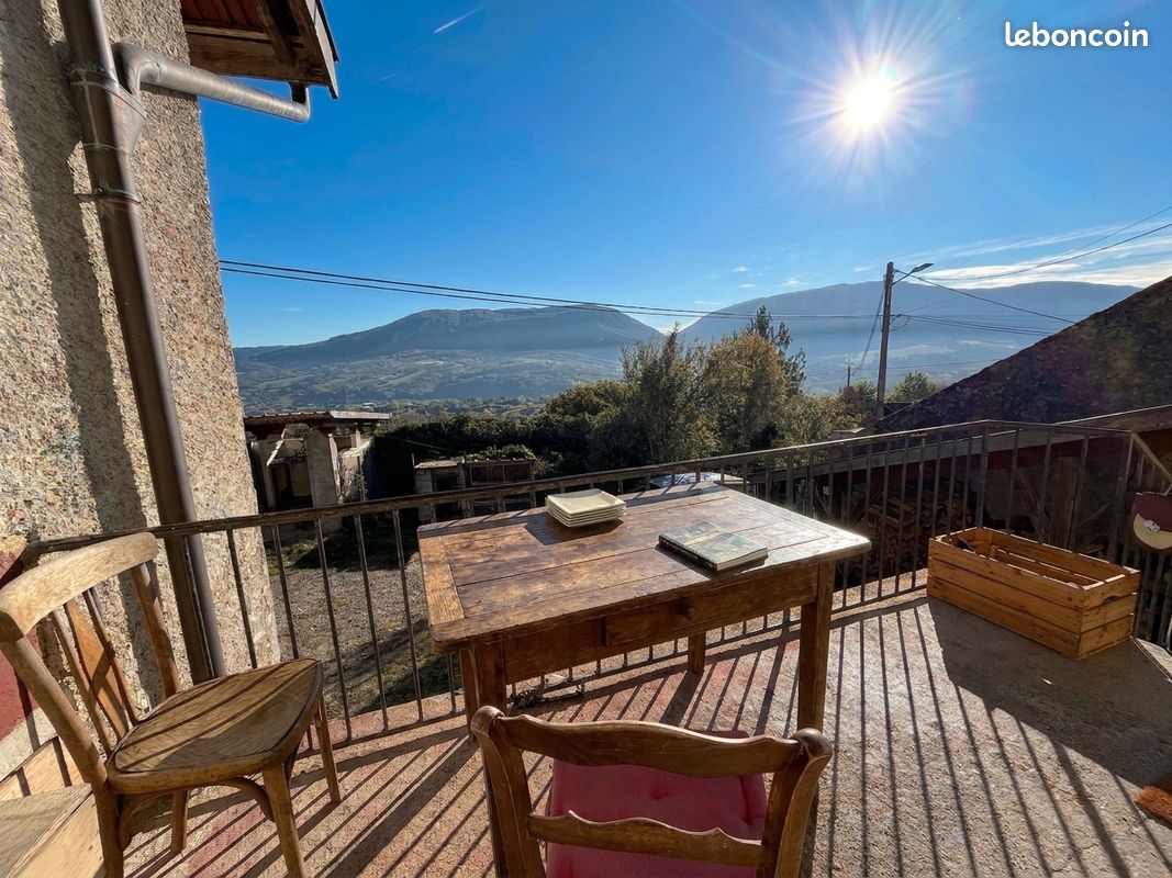 Maison 6 pièces 156 m² · à Corbonod · 156 m² · 440 000 €