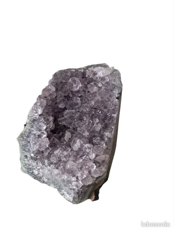 Géode massive Améthyste Uruguay AA violet froid 750 grs (image 12)