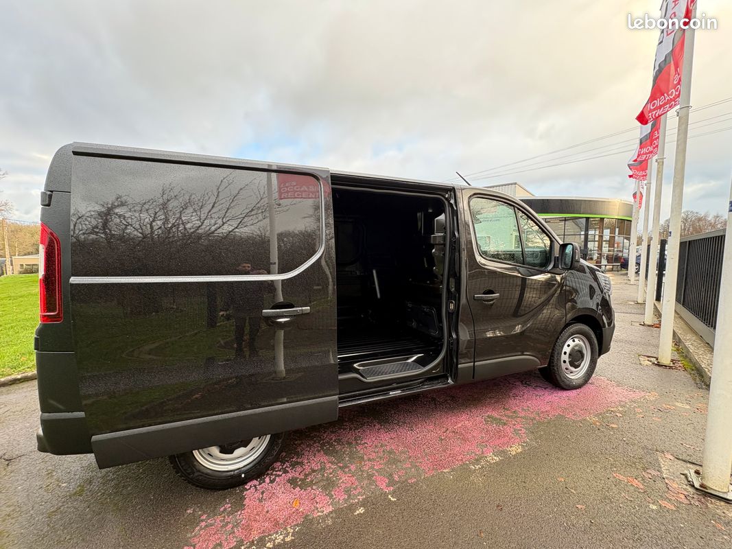 Renault TRAFIC Van L2H1 ADVANCE 3T Blue DCI 150 ch - SUR PARC DISPO RAPIDE - Etat Neuf - (image 4)
