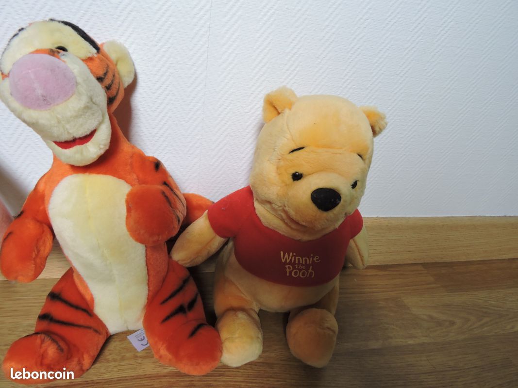 Peluche Officielle Winnie l'ourson (image 2)