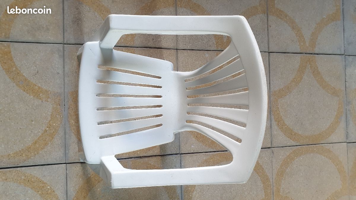 Lot de 6 chaises plastiques pour enfants (image 1)