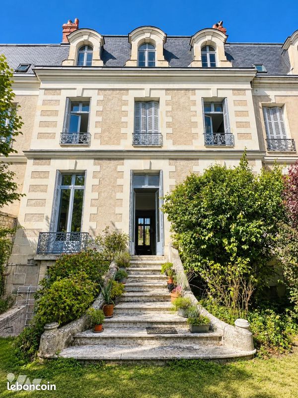 Maison 10 pièces 305 m² · à Tours · 305 m² · 1 138 500 €