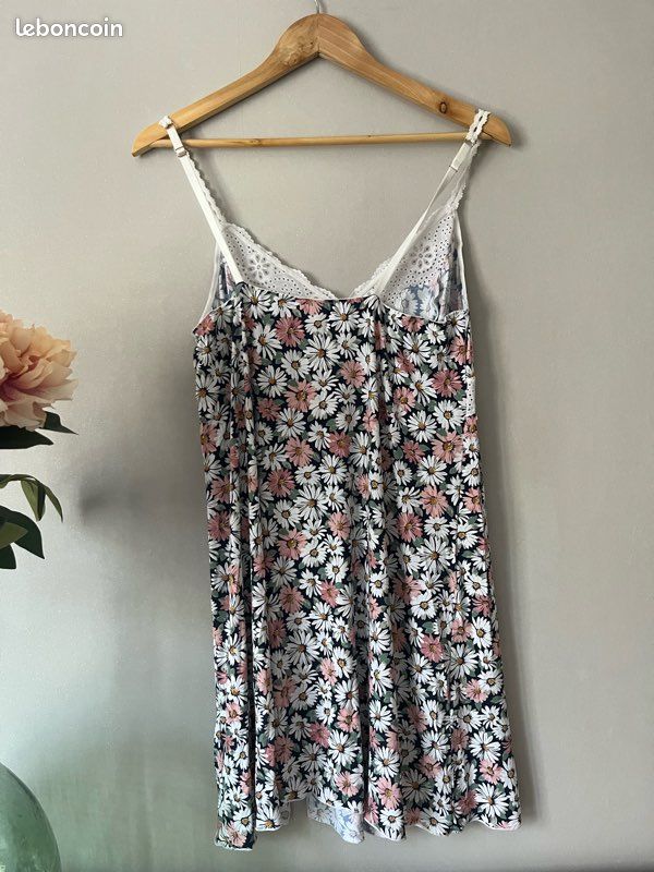 Lot De 3 Pièces : Robes Fleuries + Nuisette Neuve Blanche - Taille 38/40 - Occasion