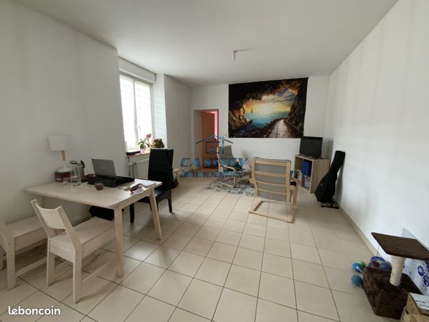 https://img.leboncoin.fr/api/v1/lbcpb1/images/4d/92/ab/4d92ab7cce9e9f57b12286d3f2beea312315f06f.jpg?rule=ad-image