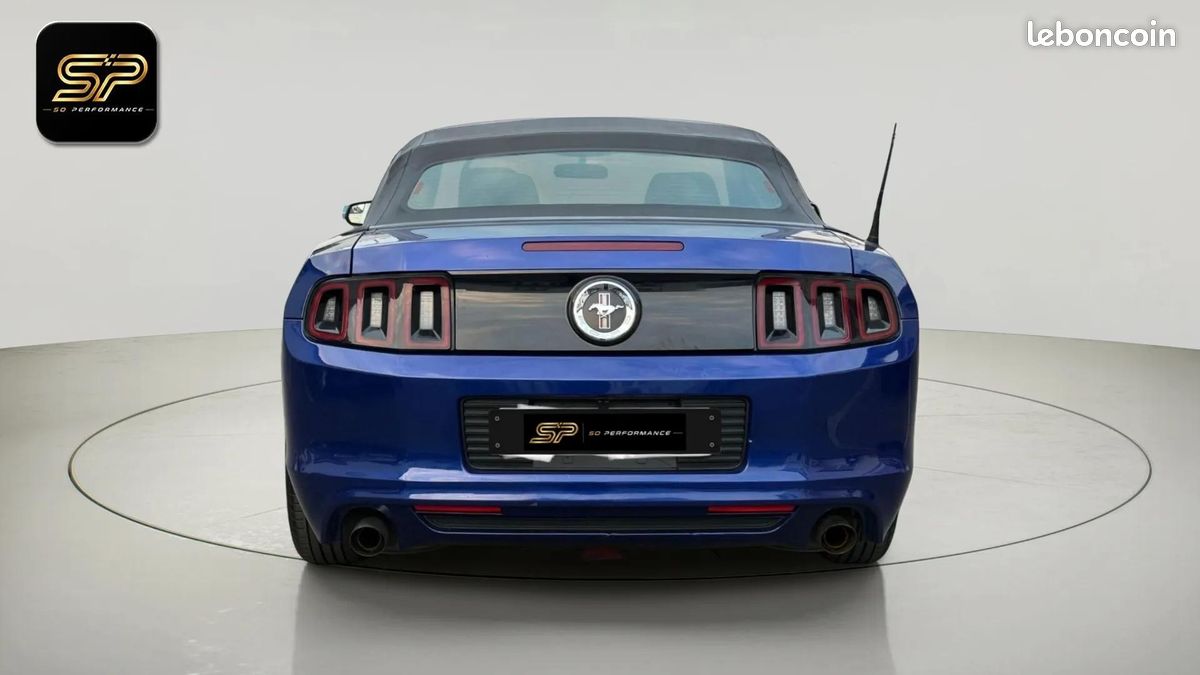 FORD Mustang Cabriolet 3.7 V6 * Boîte Automatique * Xénon * Caméra * GPS * Jantes Noires * Bleu Métallisé (image 5)