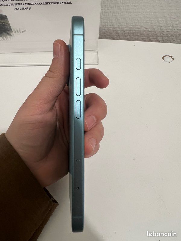 IPhone 16 (image 2)