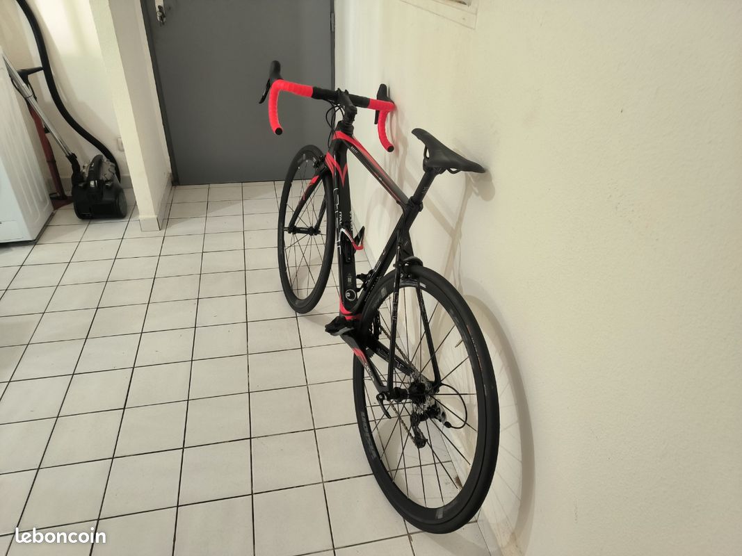 Vélo de compétition (image 1)