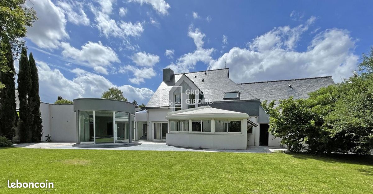 Maison 8 pièces 264 m² · à Saint-Grégoire · 264 m² · 747 900 €