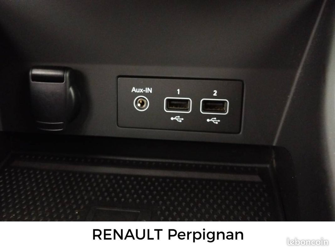 RENAULT Captur E-Tech 145 - 21 Intens (image 20)