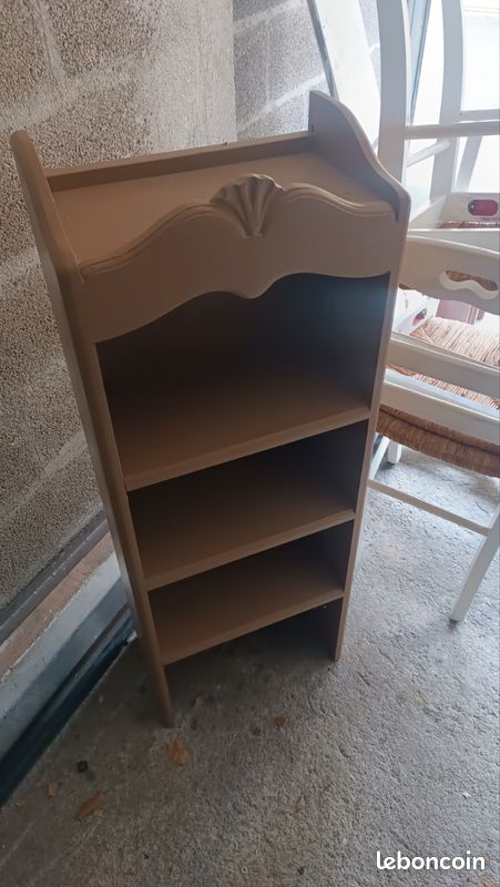 Meuble en bois (image 1)