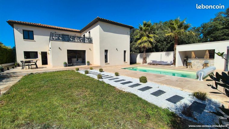 Villa 9 pièces 274 m²