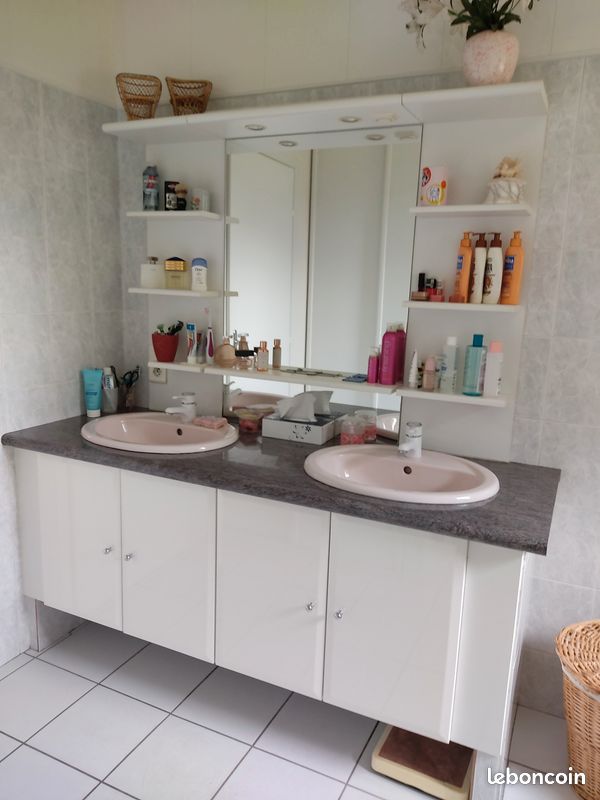 Meuble de salle de bain (image 1)
