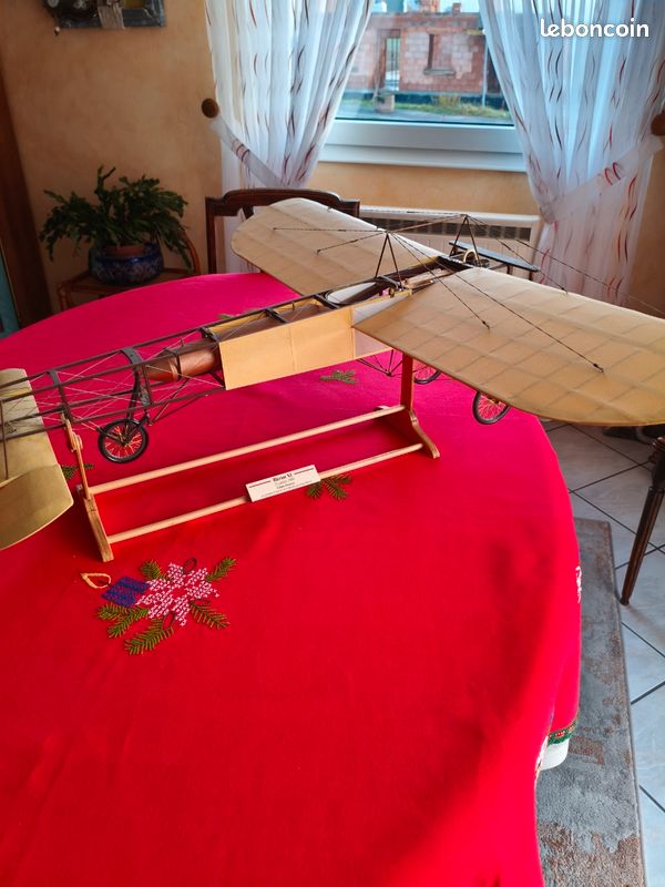 Maquette Amati Hachette Du Blériot XI Au 1/10ème – Un Morceau D’histoire De L’aviation à Assembler !