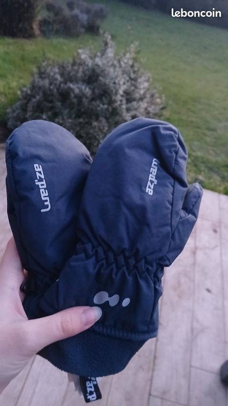 Lot combinaison de ski+4 sous pulls+ 2 paires de moufles (image 5)