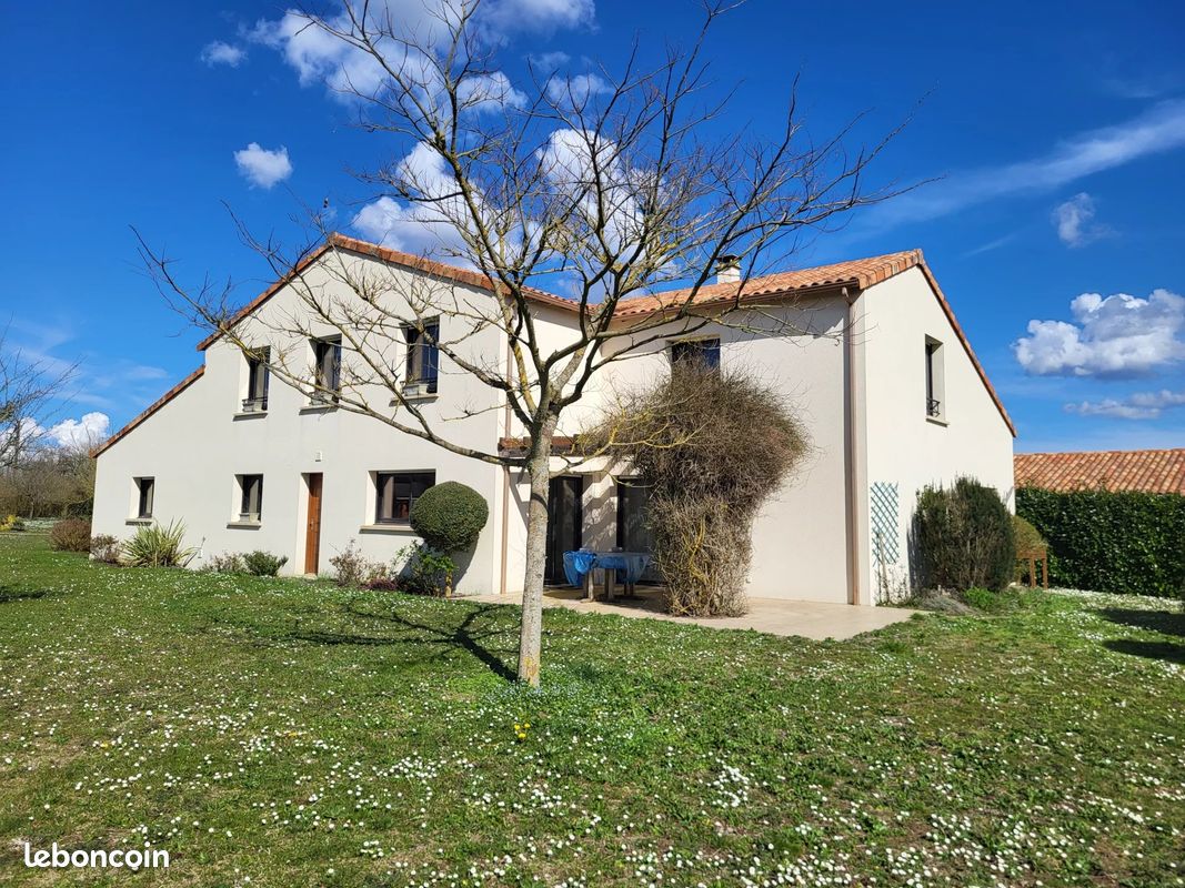 Maison 14 pièces 283 m² · à Verrières · 283 m² · 367 500 €