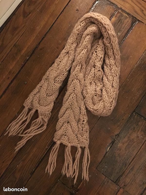 Ensemble bonnet + écharpe tricotée rose (image 3)