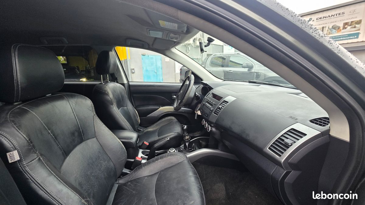 Peugeot 4007 2.2l Hdi 156cv à 6490e ( 7places / 4x4 / Parfait etat ) (image 5)