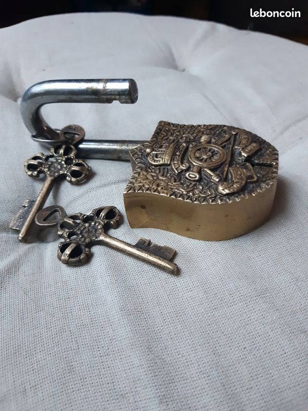 Gros cadenas Népal en laiton avec blason (image 5)