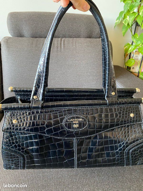 Sac en cuir veau façon croco noir LANCEL Accessoires Bagagerie