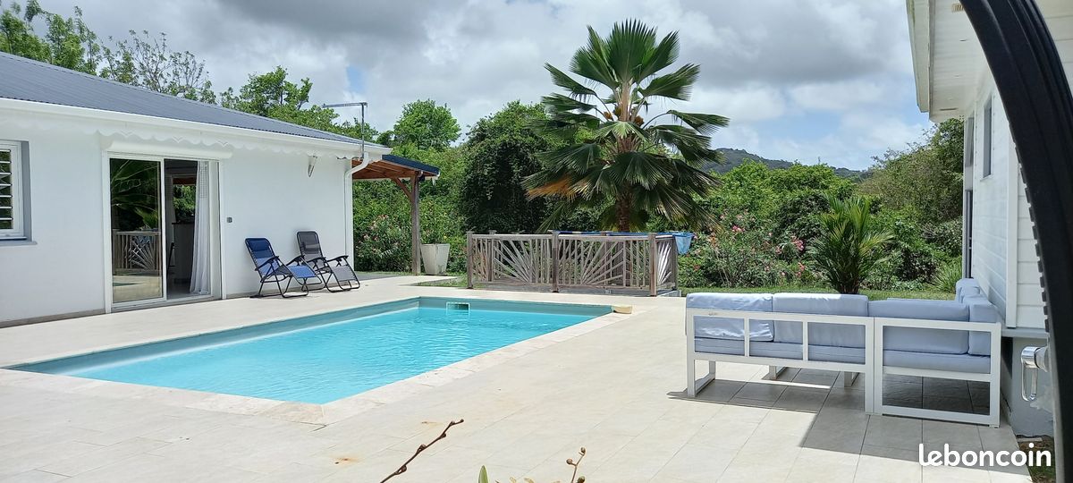 Maison 9 pièces 140 m² · à Sainte-Anne · 140 m² · 460 000 €