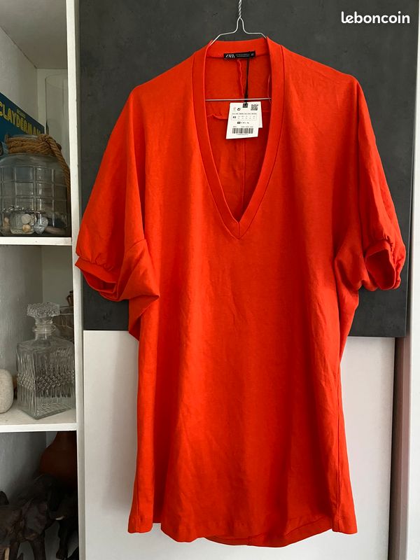 Robe tee shirt (image 1)