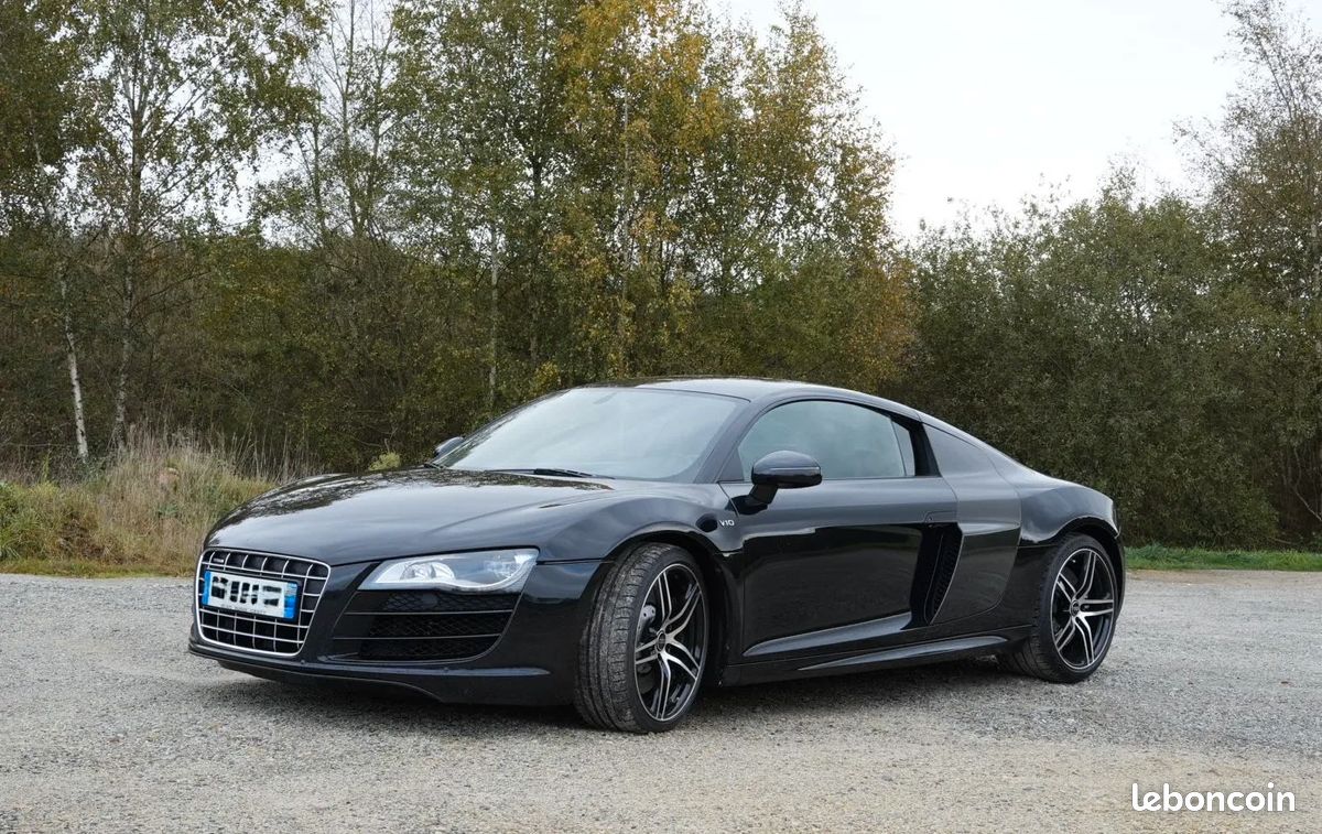 Audi R8 5.2 V10 FSI 525ch R tronic 6 - Suivi d'entretien / HiFi Bang&Olufsen / Caméra de recul / Pack Carbone / Maintien de charge (image 1)