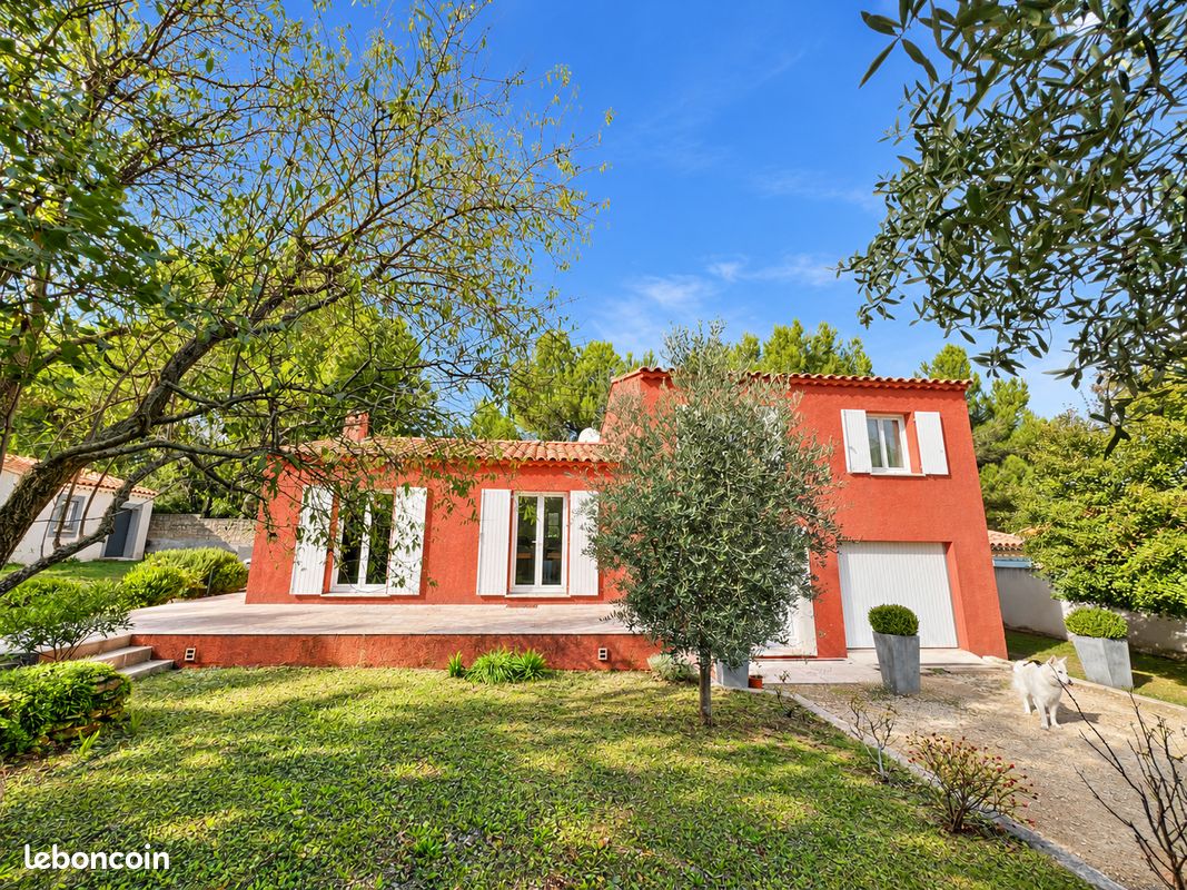 Maison 4 pièces 94 m² · à Vernègues · 94 m² · 425 000 €