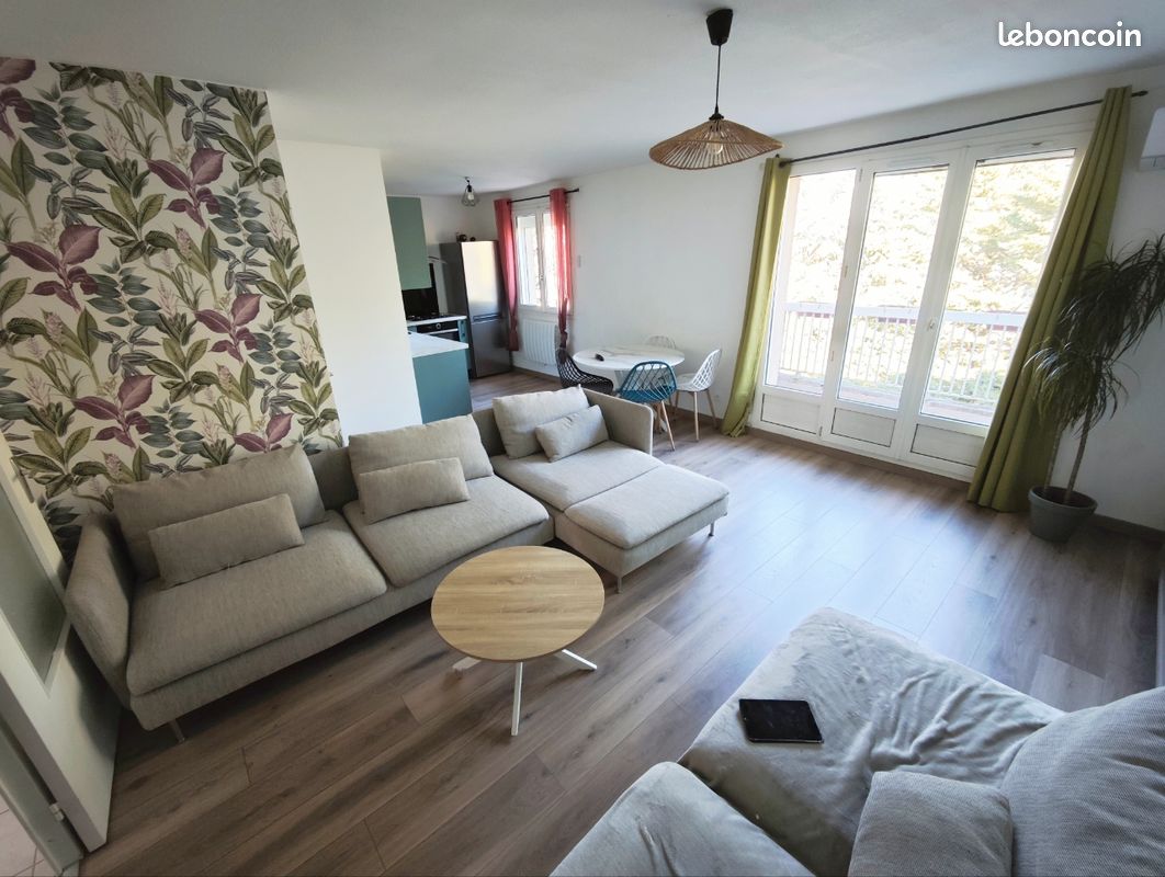 Appartement 4 pièces 82 m² · à Décines-Charpieu · 82 m² · 240 000 €