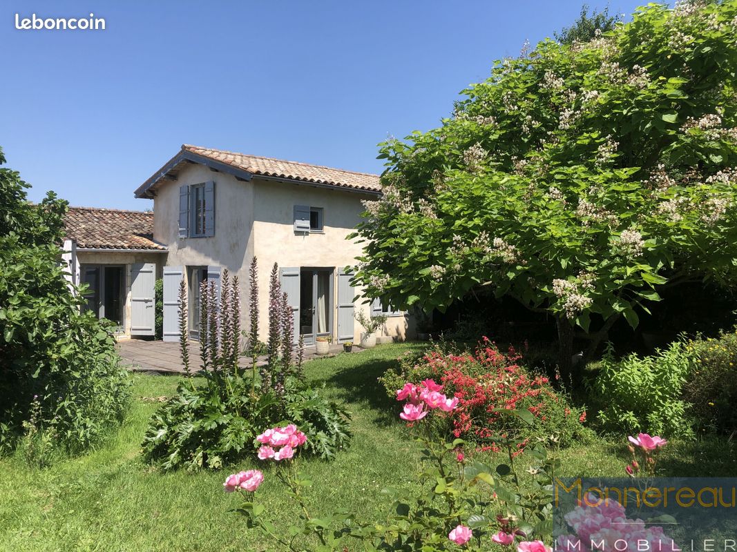 Maison 5 pièces 137 m² - Baignes-Sainte-Radegonde 16360 (image principale 2)