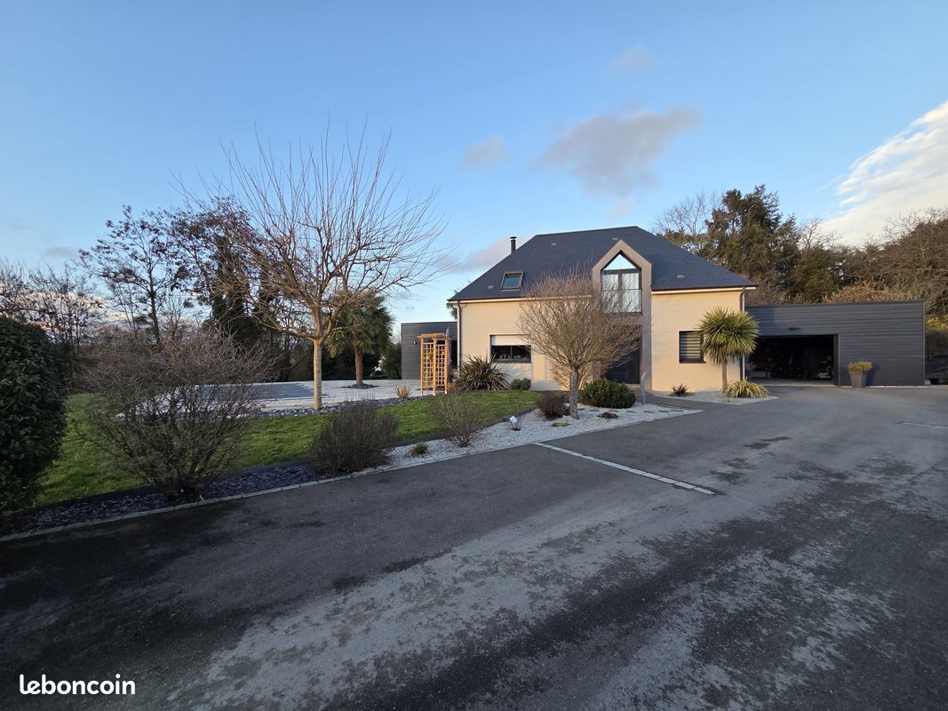 Maison 6 pièces 167 m² · à La Bazoge · 167 m² · 451 000 €