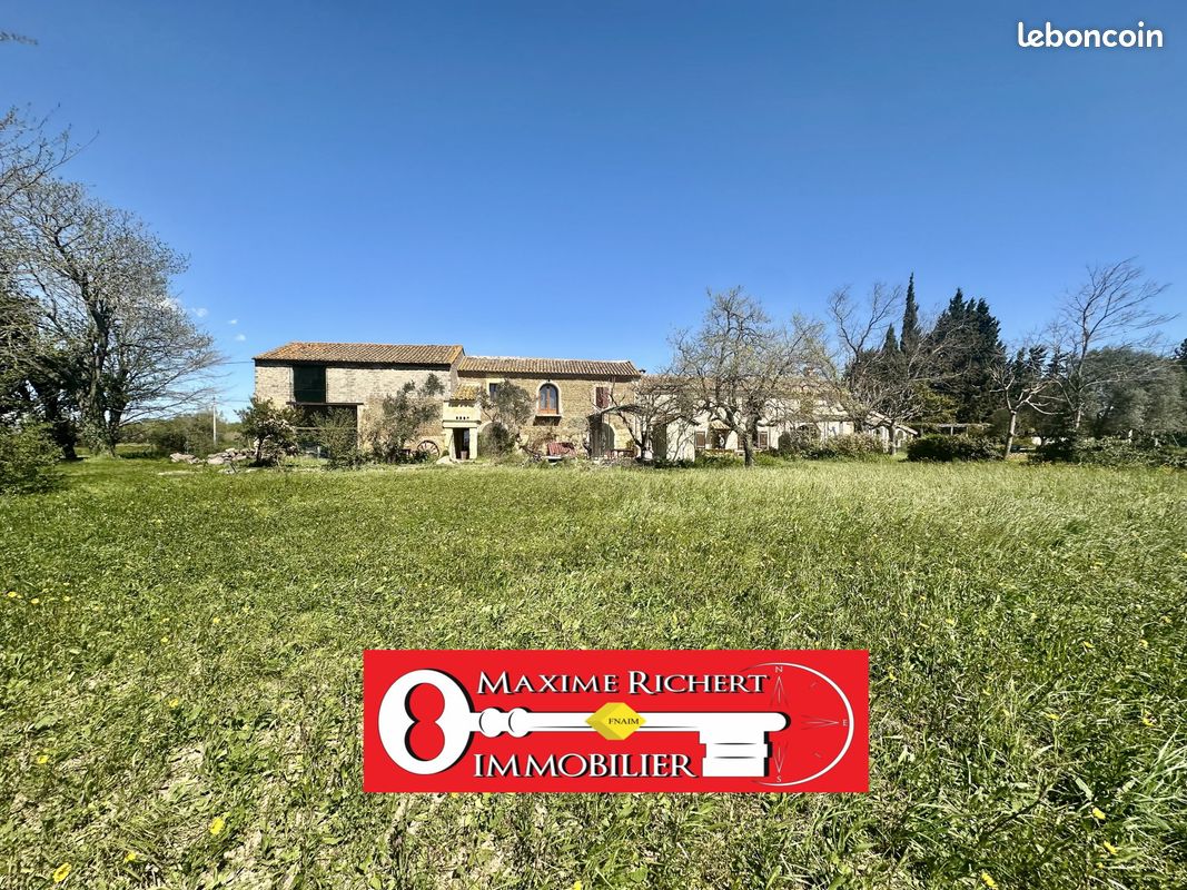 Maison 10 pièces 252 m² · à Arles · 252 m² · 590 000 €