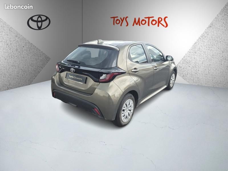 Toyota Yaris 70 VVT-i Dynamic (image 4)