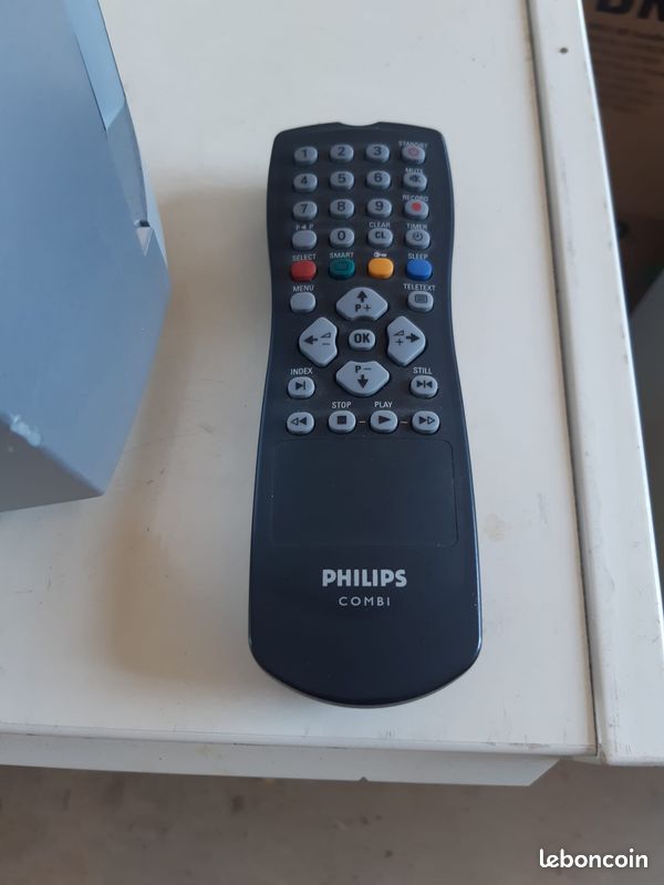 TV Philips vintage avec magnétoscope integré (image 4)