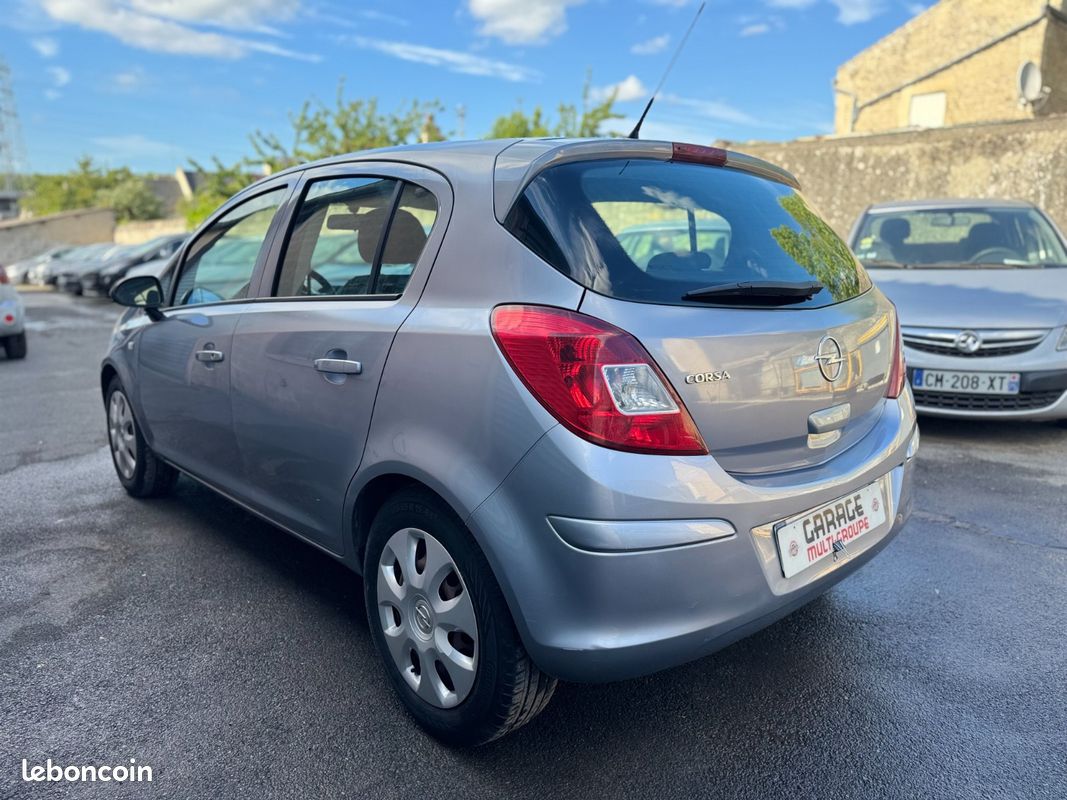Opel Corsa D 1.2 80CH Enjoy (image 6)