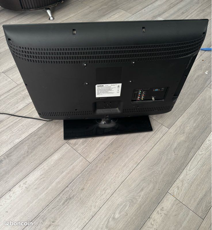 Télévision Thomson avec pied – Bon état (image 2)
